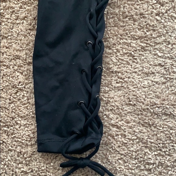 Lace up leggings - Picture 2 of 3